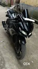R15 v3 bs 6 dual channel abs 2019 last ka bike hai  new condition