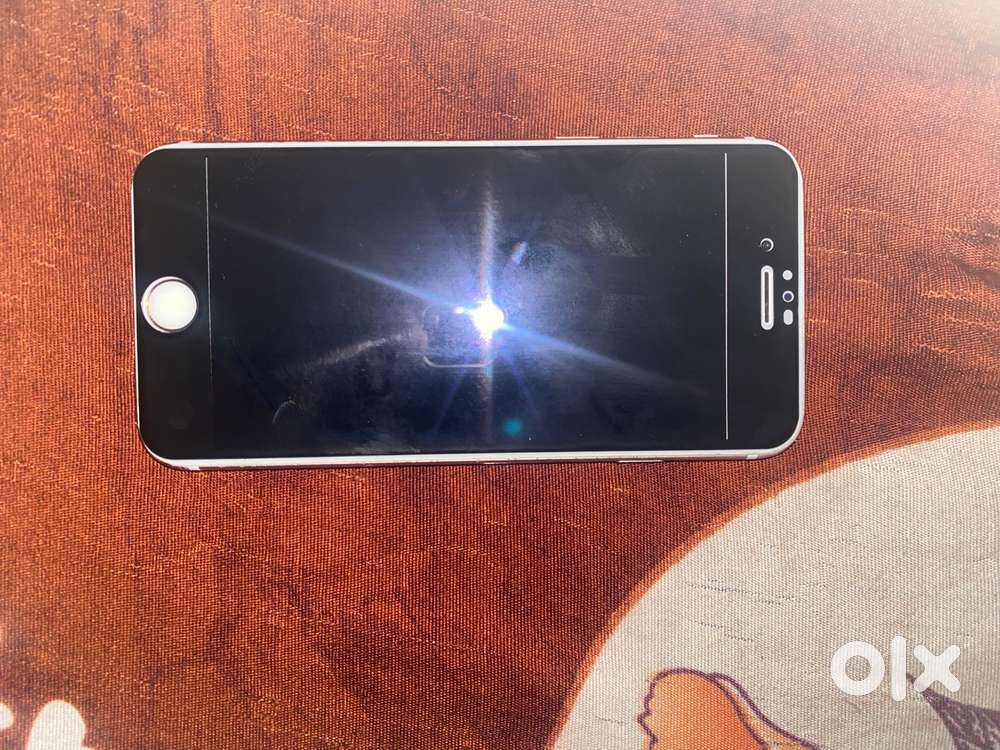 iPhone 6s it is in good condition