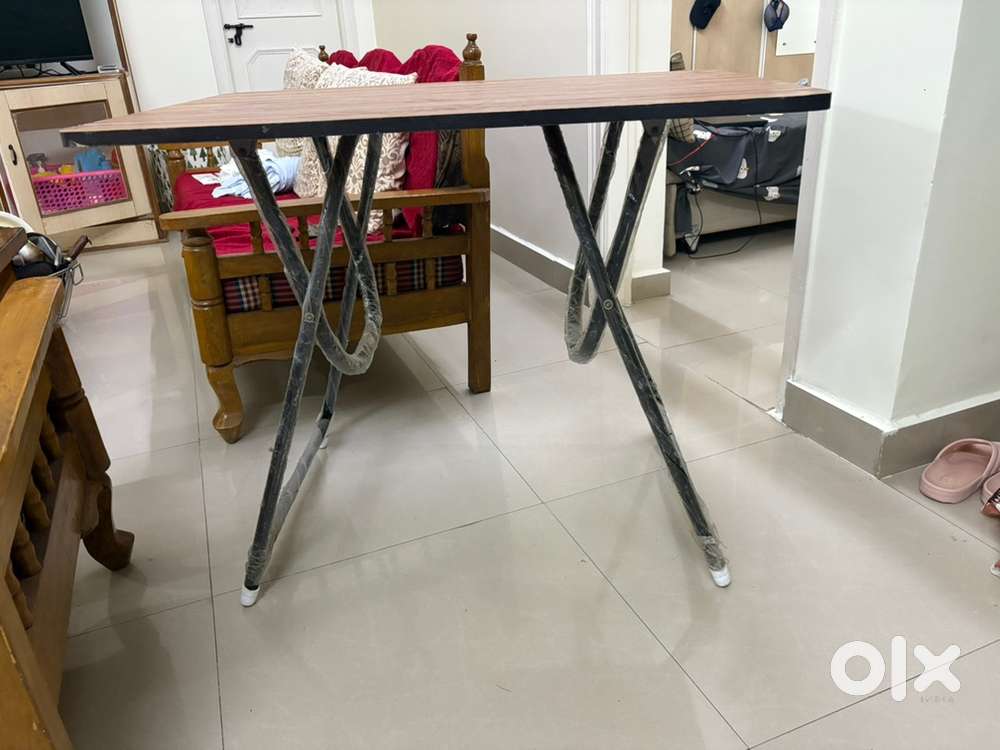 Work Desk / Study Table