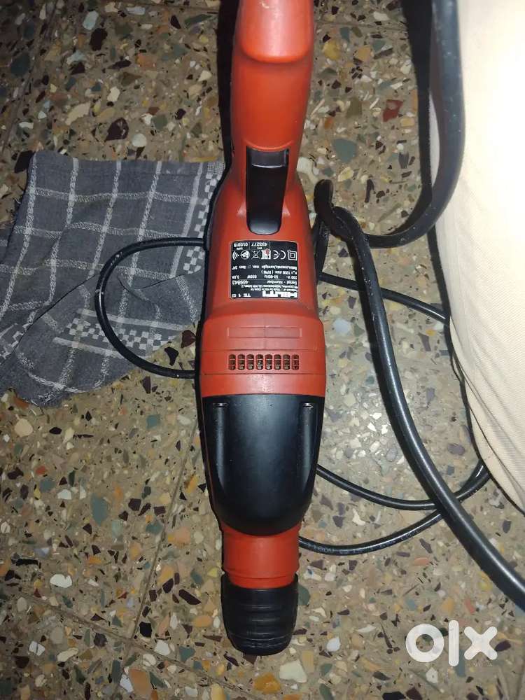 Hammering machine