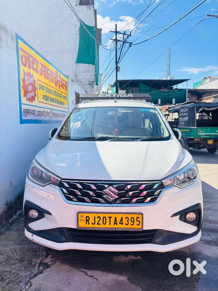 ERTIGA GAADI K LIYE DRIVER KI JRURAT H