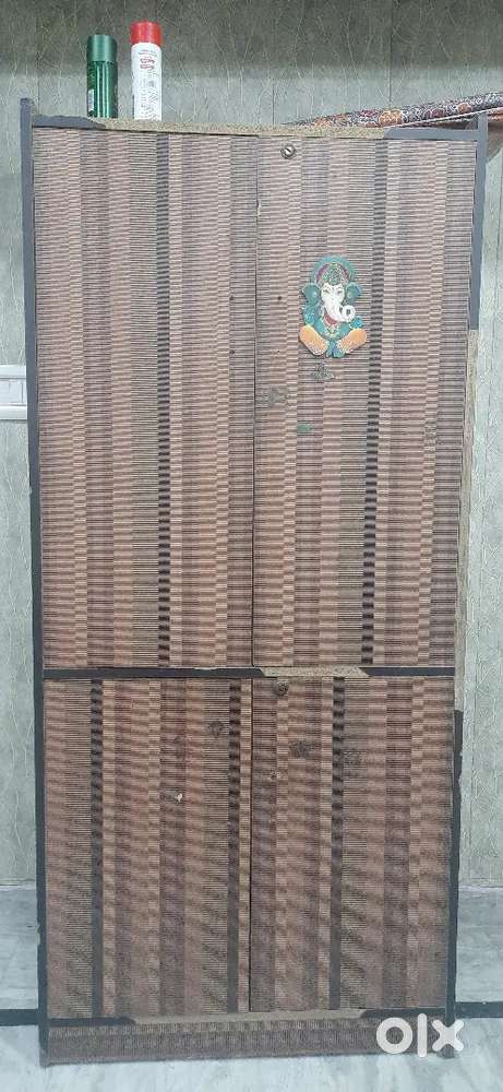 2 Wooden almirah available