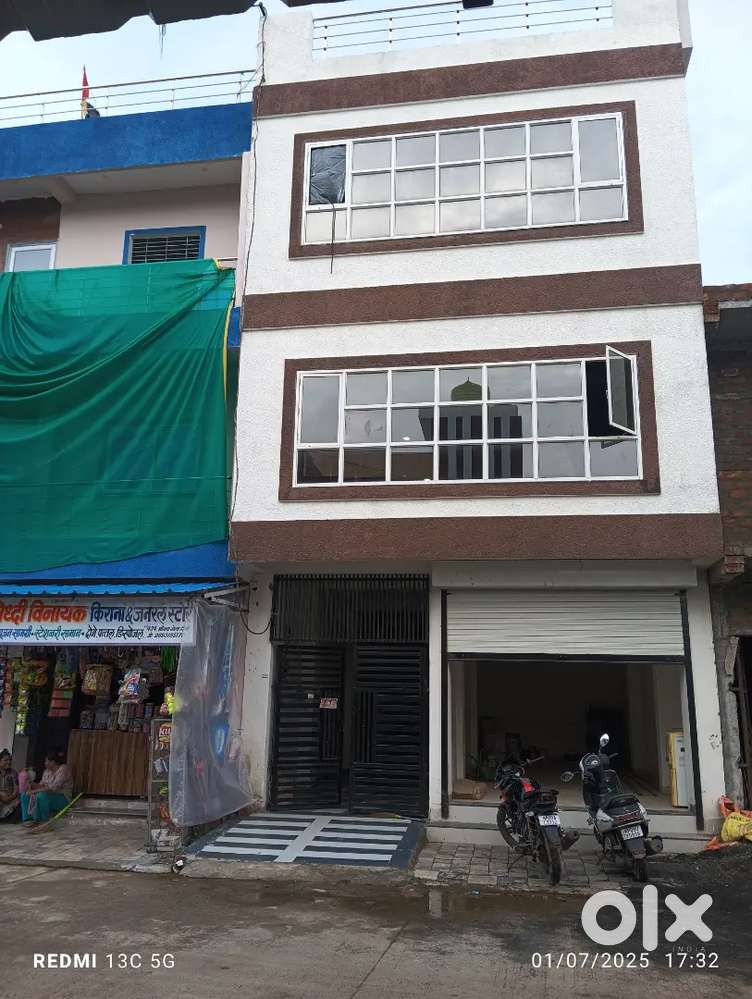 Shop available for rent.