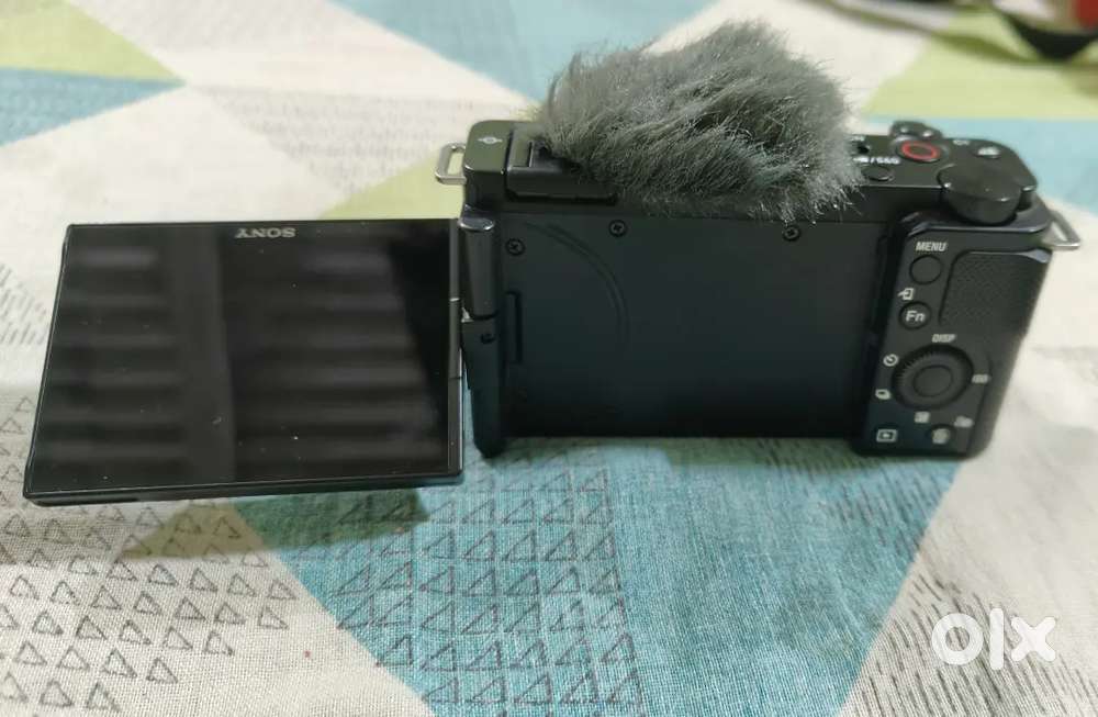 Sony ZV E10 with kit lens and bag