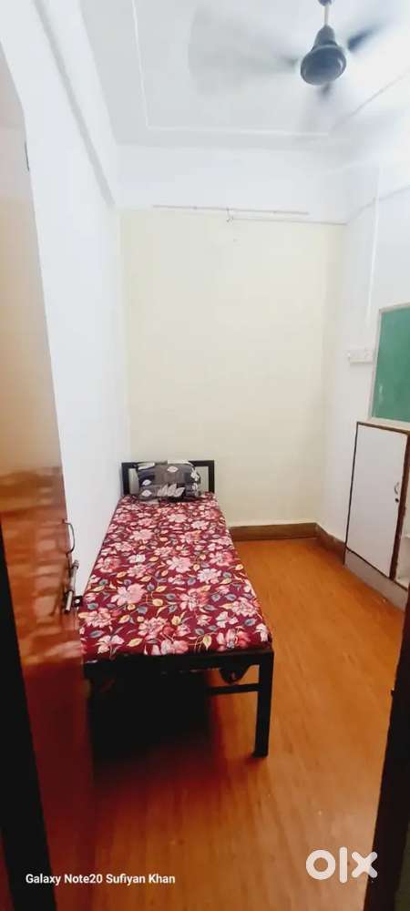 Single double three sharing accommodation oshiwara Lokhandwala
