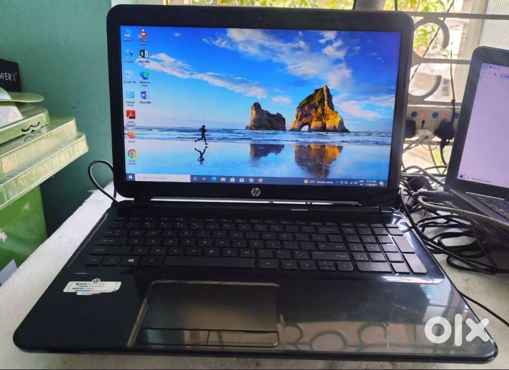 Hp laptop @8000/-