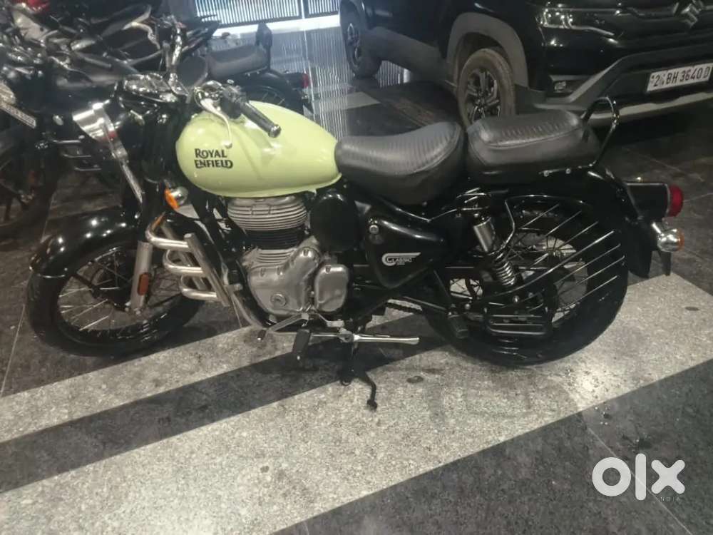 Royal Enfield classic 2022 well maintain bike
