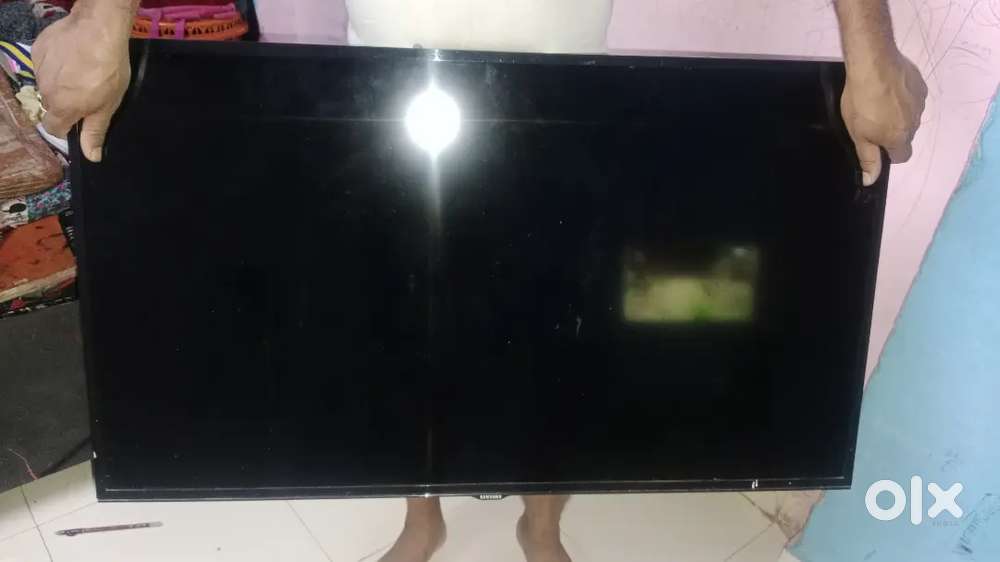 Samsung Smart Tv Hd 42inch screen Smart Hub