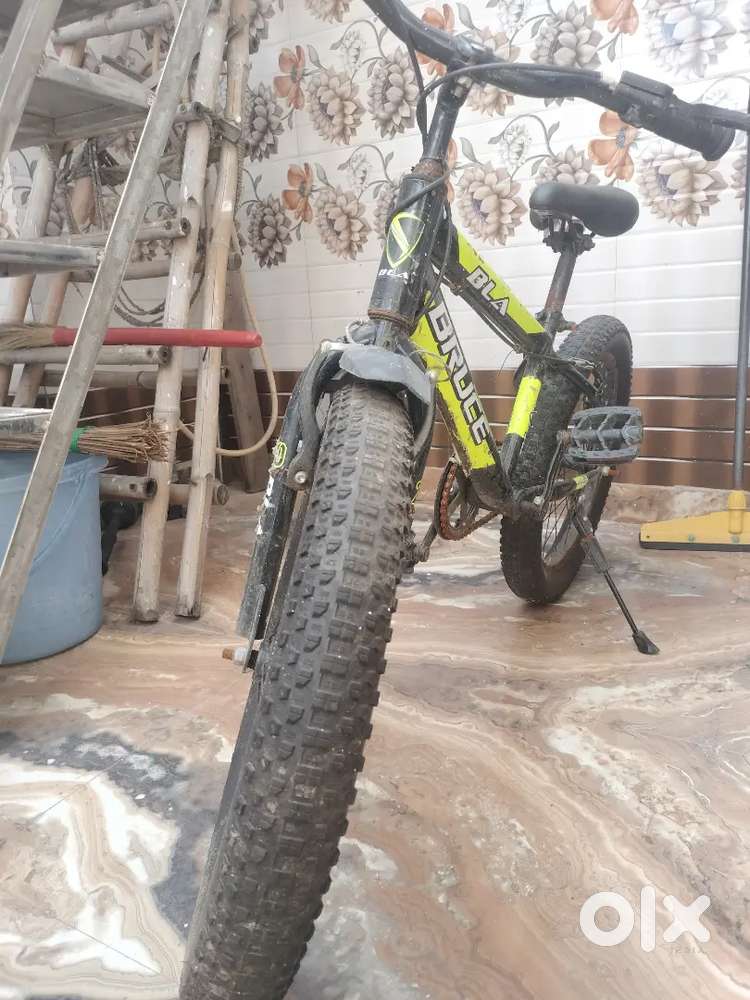 BLA BRUCE CYCLE FOR KIDS AGE 9-12