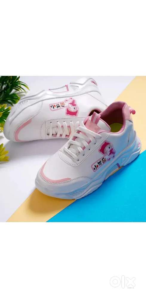Girls shoes new condition sheild pack