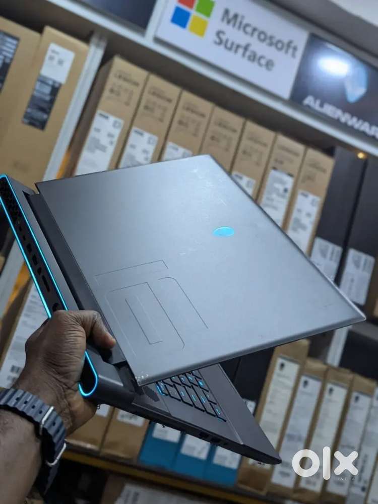 Dell Alienware M16 R1 Gaming Laptop