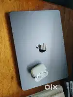 MACBOOK M2