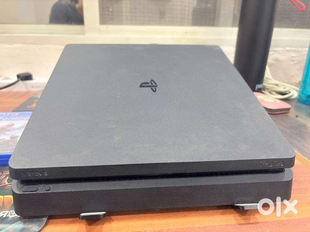Sony Playstation 4 Slim 1 TB with Controller