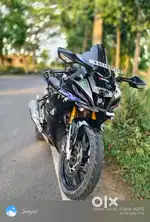 Yamaha R15 V4 (M) Monster Edition