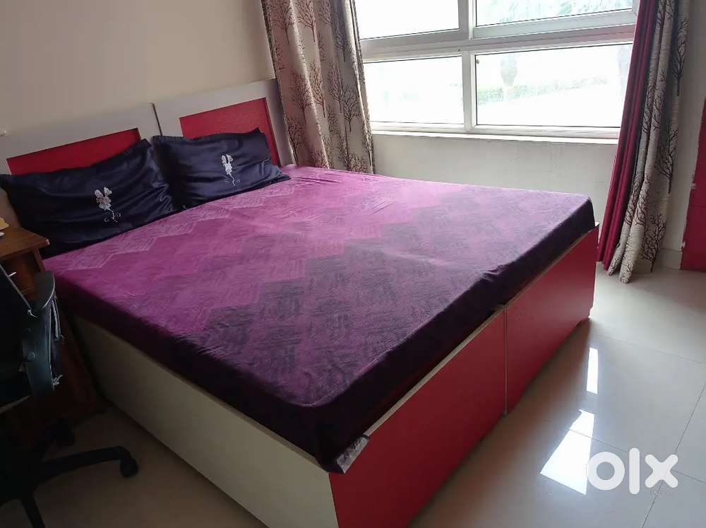 Bed with sleepwell mattress