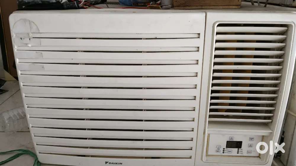 Daikin company ka AC detan good condition emergency sale