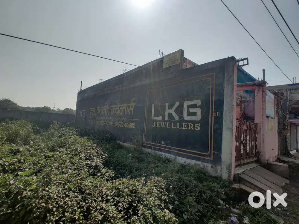 मकान बेचना है लोकेशन लाल मैदान के पास एलआईसी ऑफिस रोड महर्षि नगर