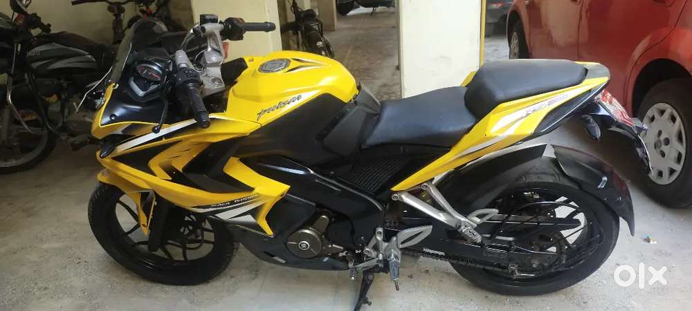 Bajaj Pulsar rs200 In Great condition