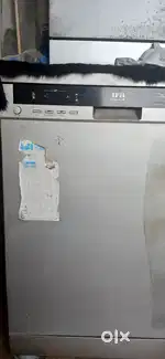 Dish washer