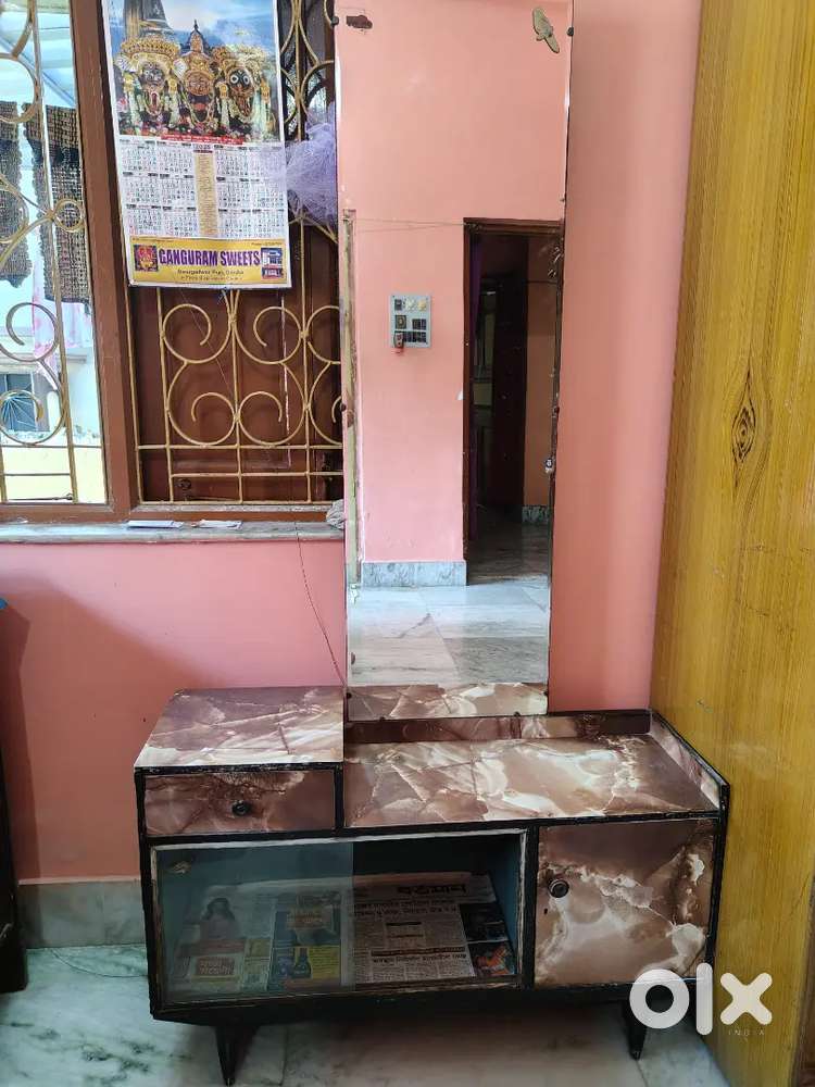 Dressing table selling