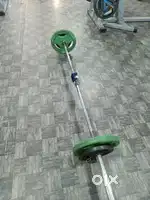Gym de dumble, plats,te machins, cycles and 2ac