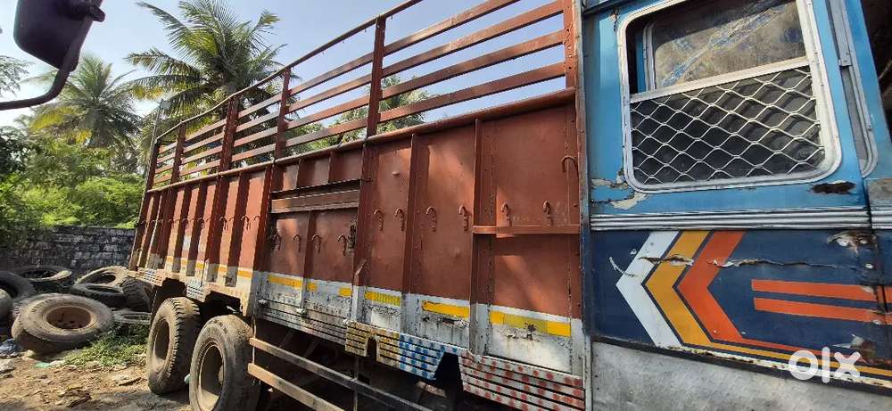 Truck Body 10 Wheels