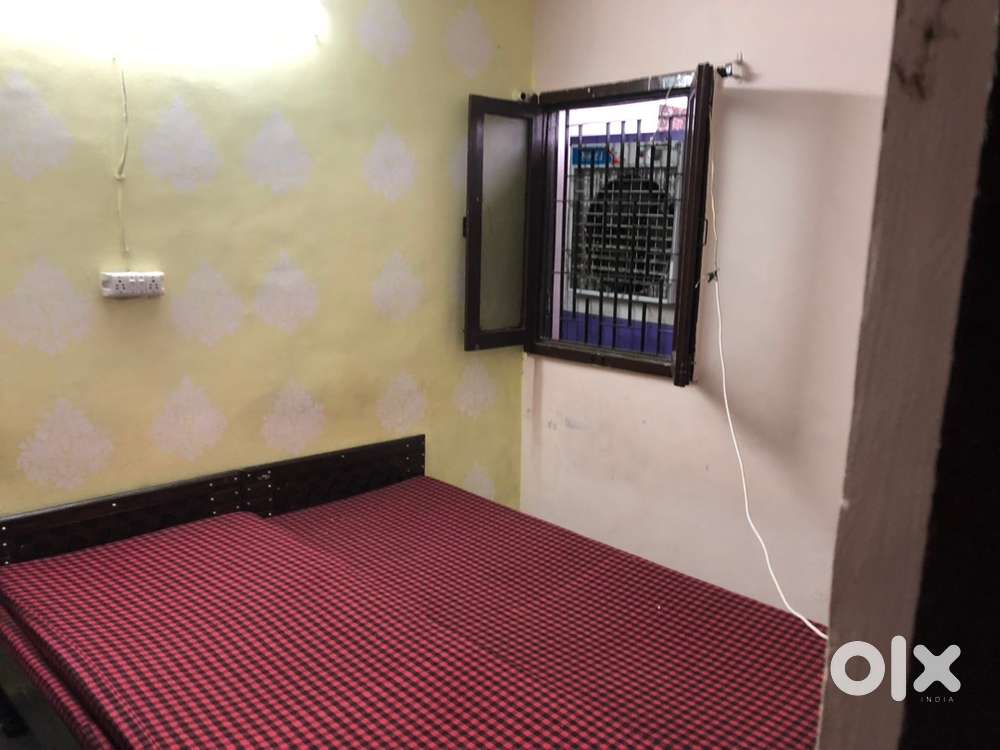 Single bed / Ac split / window