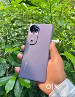 Vivo v40 5G 12 plus 256 GB internal memory