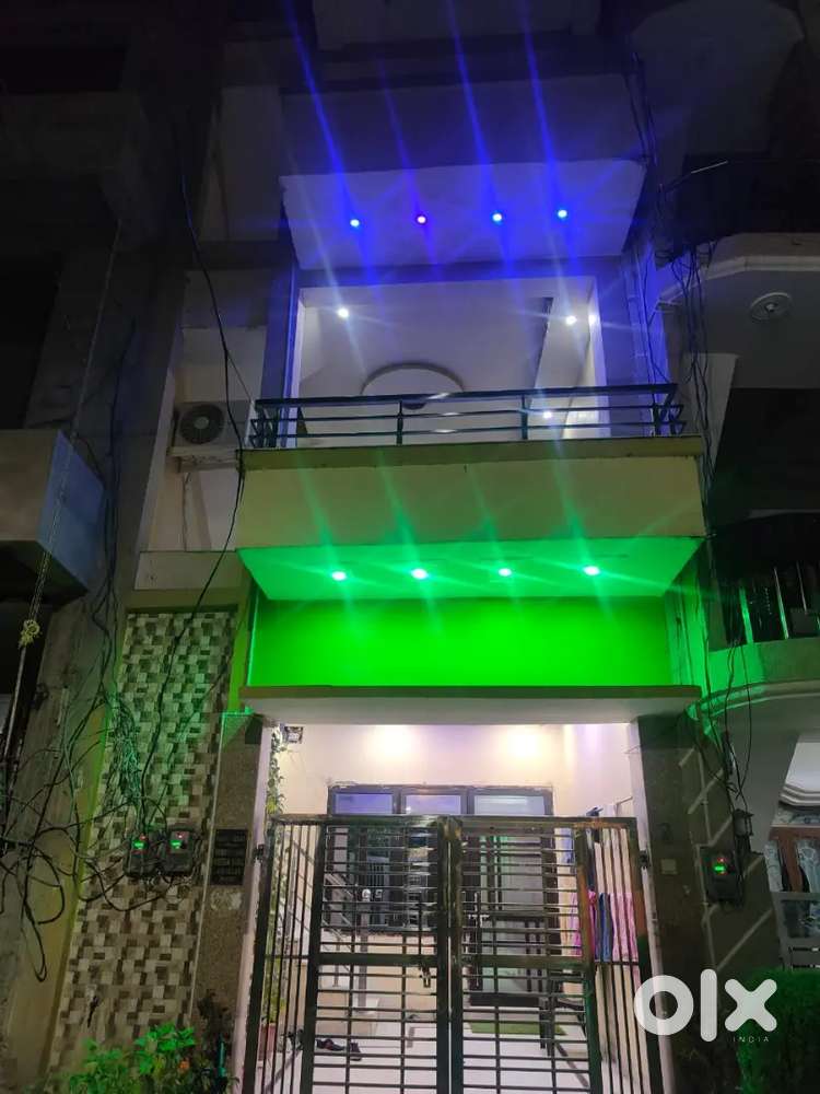 2 bhk fully separate floor available for rent