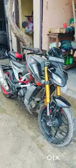 APACHE  RTR310  BLACK COLOR