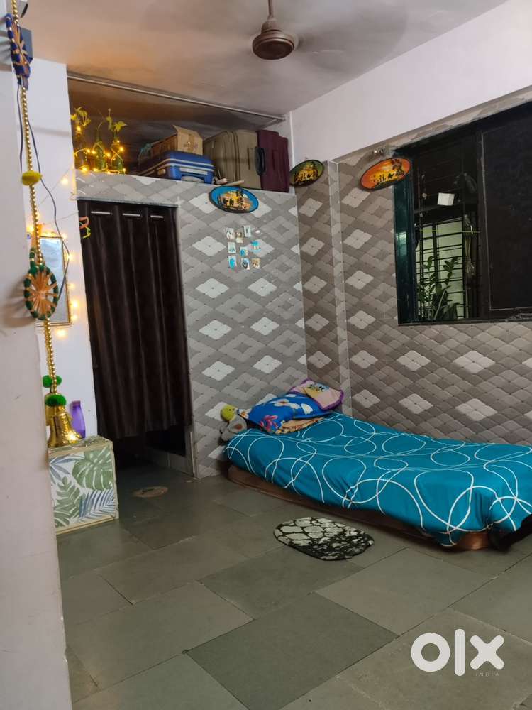 Need 1 female roommate for myr rk in versova village kaveri wines shop