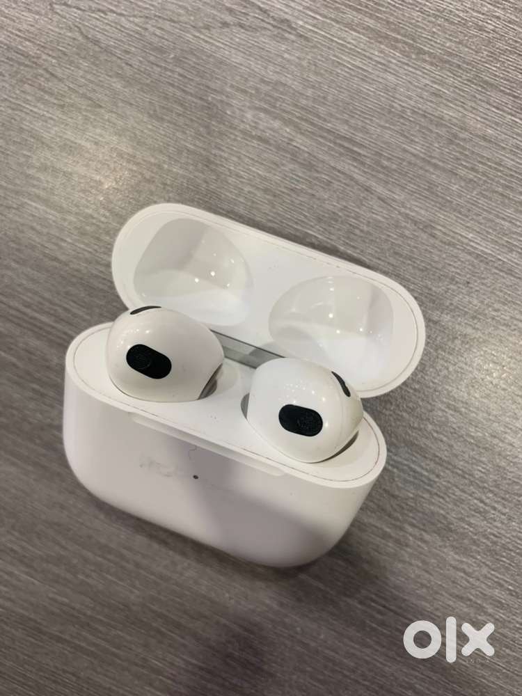 Apple AirPods 3rd generation - apple H1 headphone chip - used device