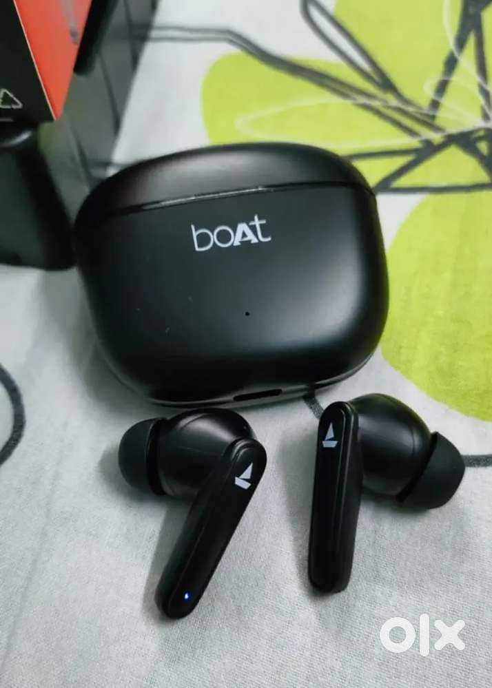 Brand new Boat airdopes 115 with  6 month warranty