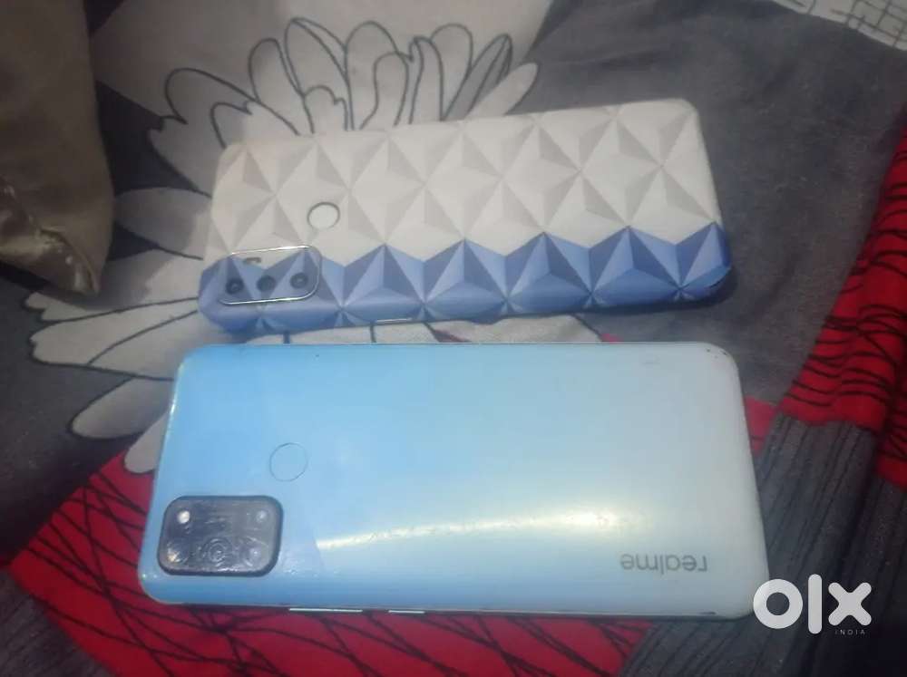 Realme 7i 4/64 or oppo 4/128 display kharab h baki sab ok hai