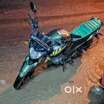 Selling Yamaha FZS Limited edition military green in good condition