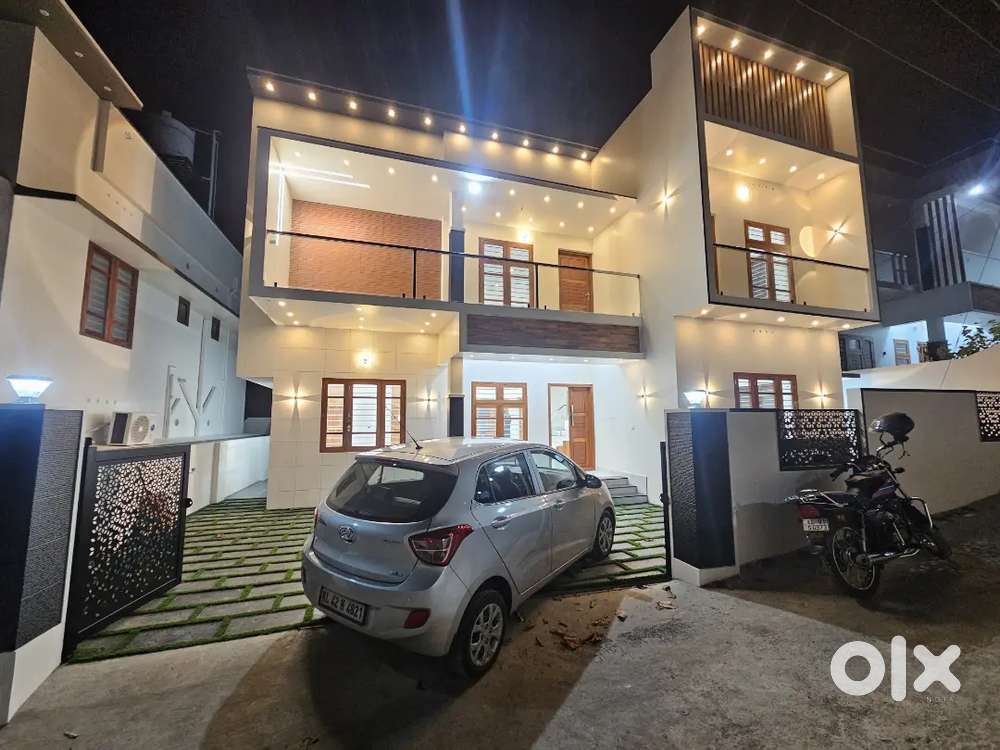 4 BHK HOUSE POTHENCODE 85 LAKH