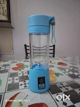 Portable juicer blender