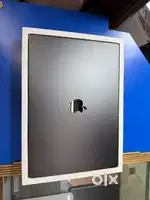 apple macbook pro 16.2. M4 pro chip. 24gb 512gb like new with hox acc