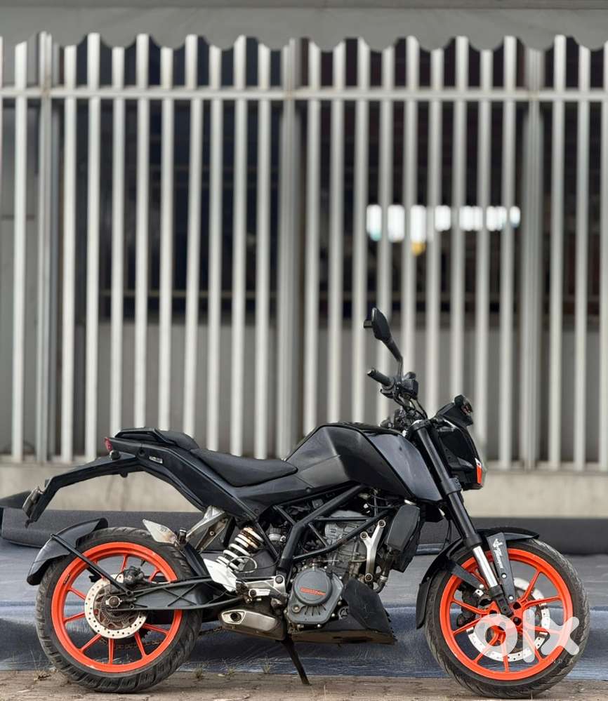 KTM DUKE 125 GOOD CONDITION.