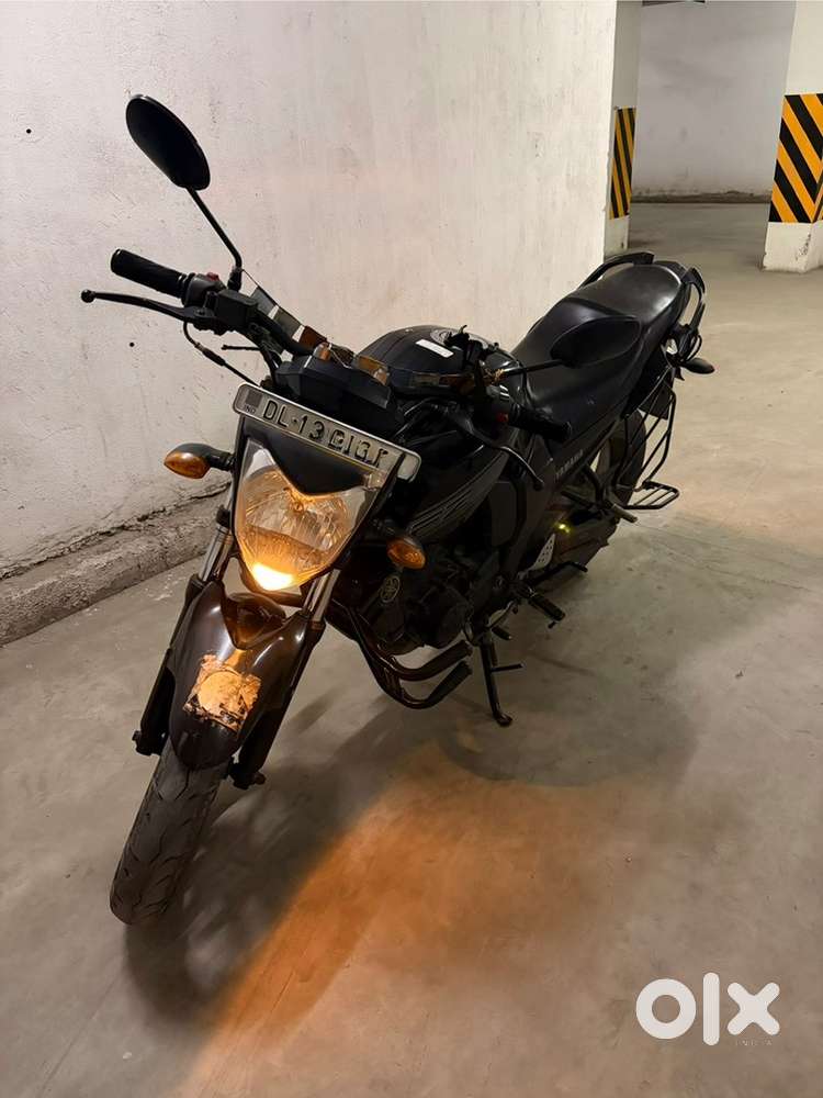 Selling Yamaha FZ 2013 in good condition