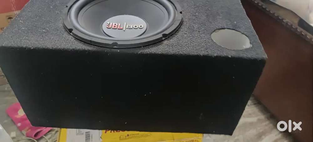 Car Woofer (Used – Like New)
Includes: Woofer unit, wiring, amplifier