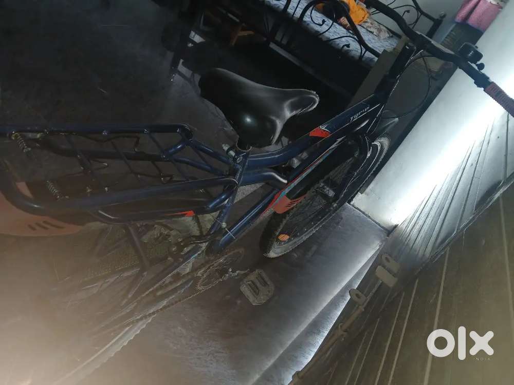 Streethwak bicycle In blue cloure