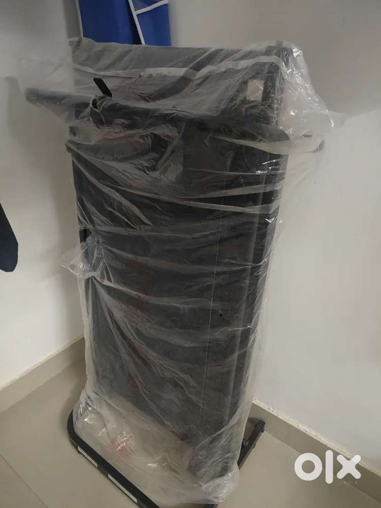 CULT MANUAL TREADMILL