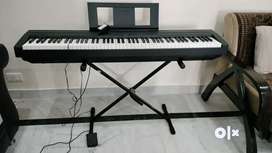 Selling Yamaha P45 B Digital Piano with X-stand and Foot Pedal: