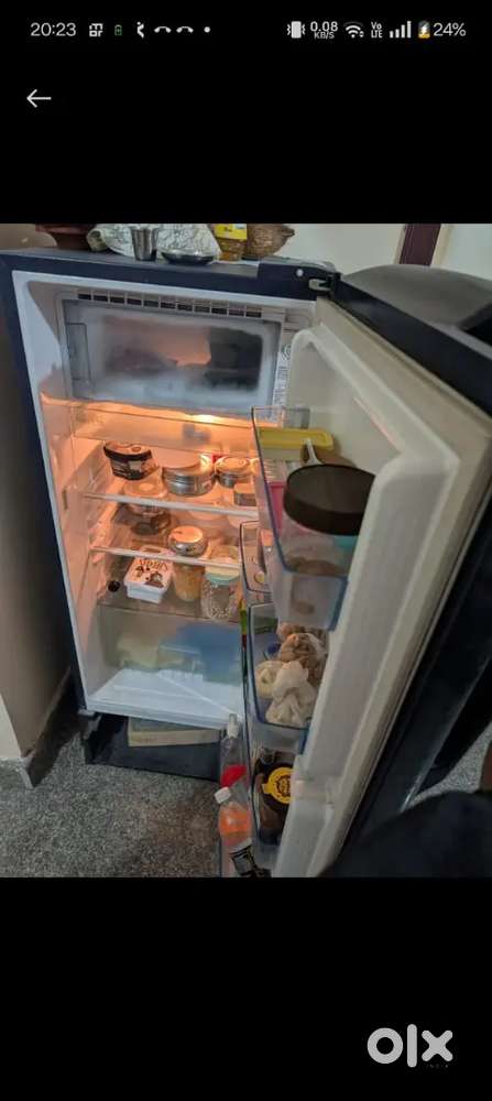 Samsung fridge - 182 Lts