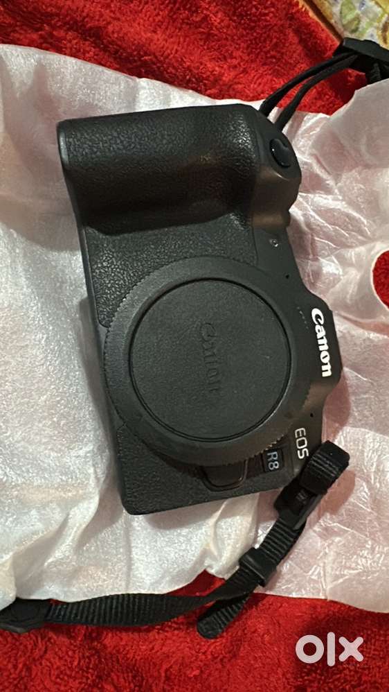 Canon R8 only Body