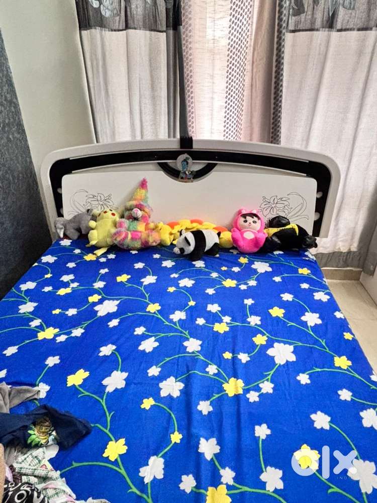 Wardrobes and hydrolic beds are for sale