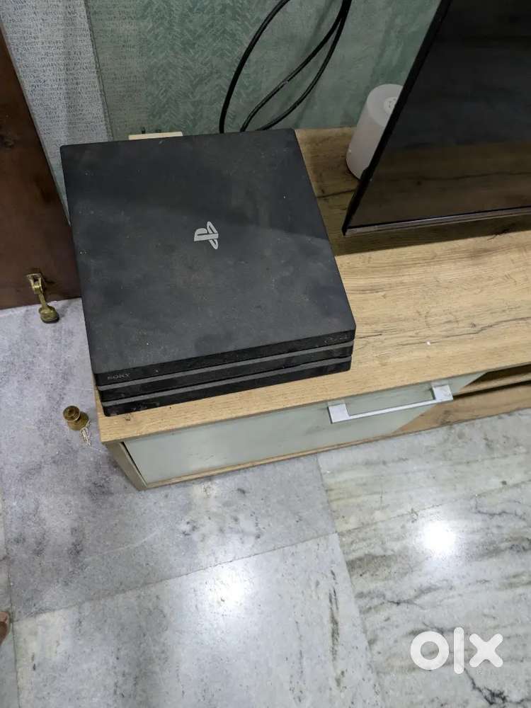 Ps4 pro 1 TB for sale No Bargaining