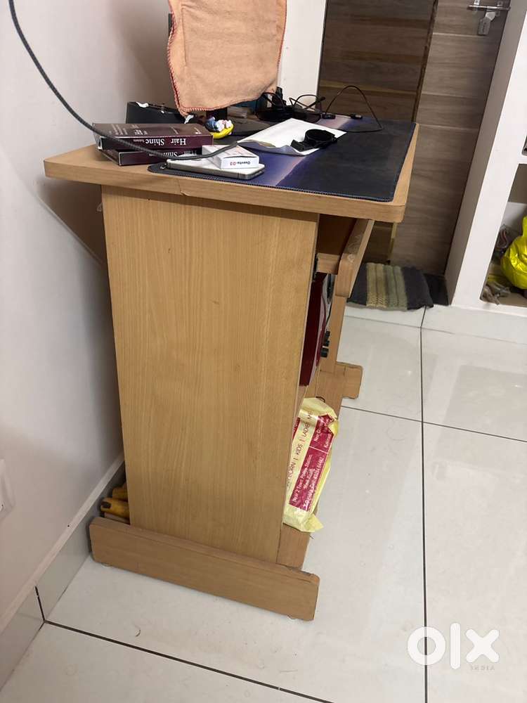 Computer Table for sale