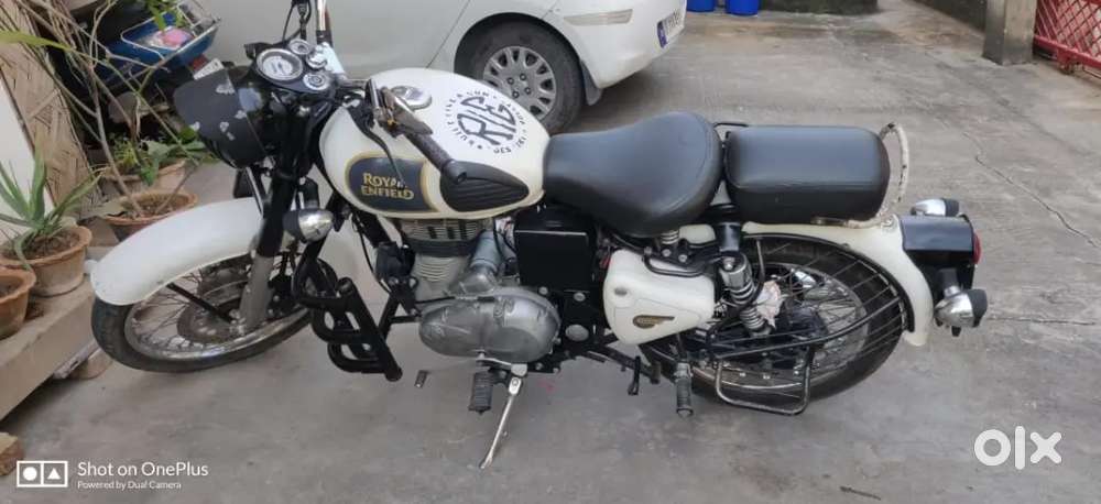 Royal Enfield classic 350 white colour A1 condition